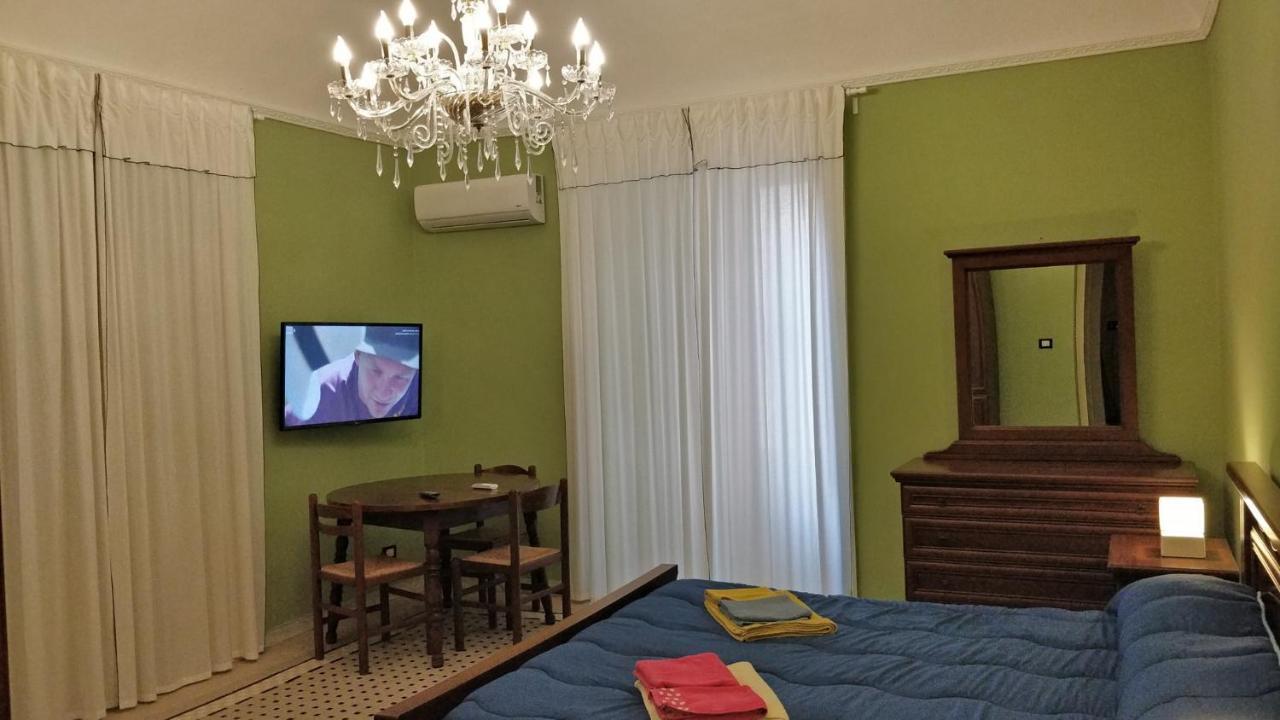 Adriano'S House Catania Cathedral First Floor Apartment Bagian luar foto