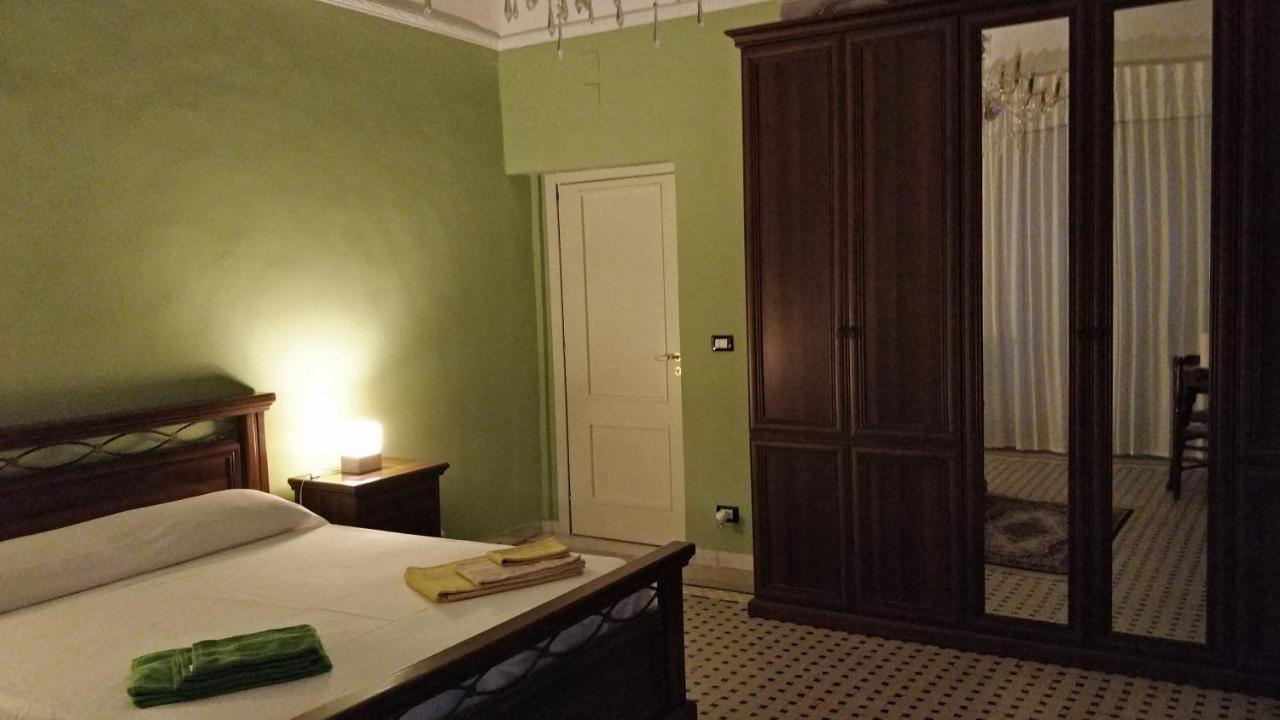 Adriano'S House Catania Cathedral First Floor Apartment Bagian luar foto