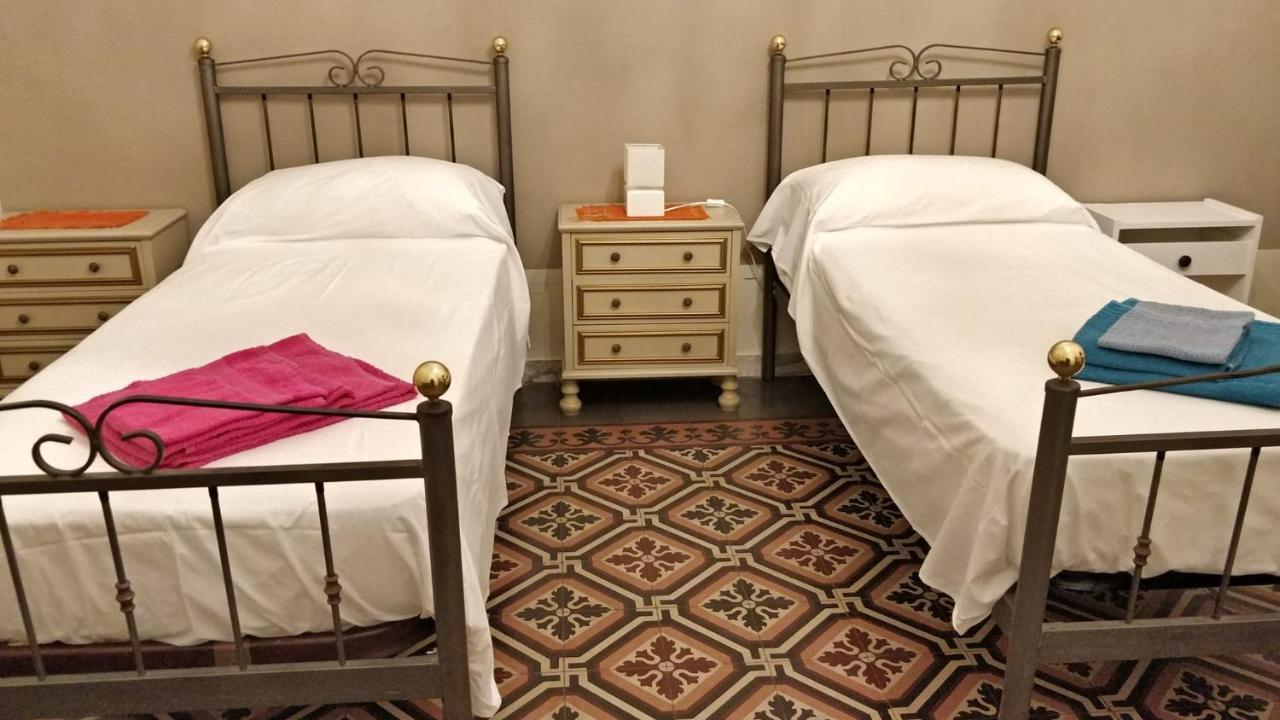 Adriano'S House Catania Cathedral First Floor Apartment Bagian luar foto